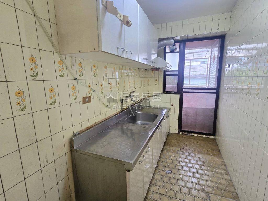 新案～師大分部電梯三房房屋室內格局與周邊環境