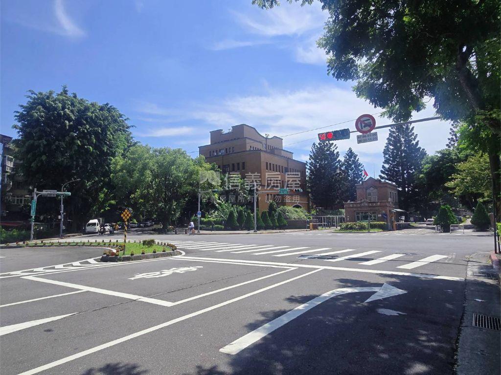 新案～師大分部電梯三房房屋室內格局與周邊環境