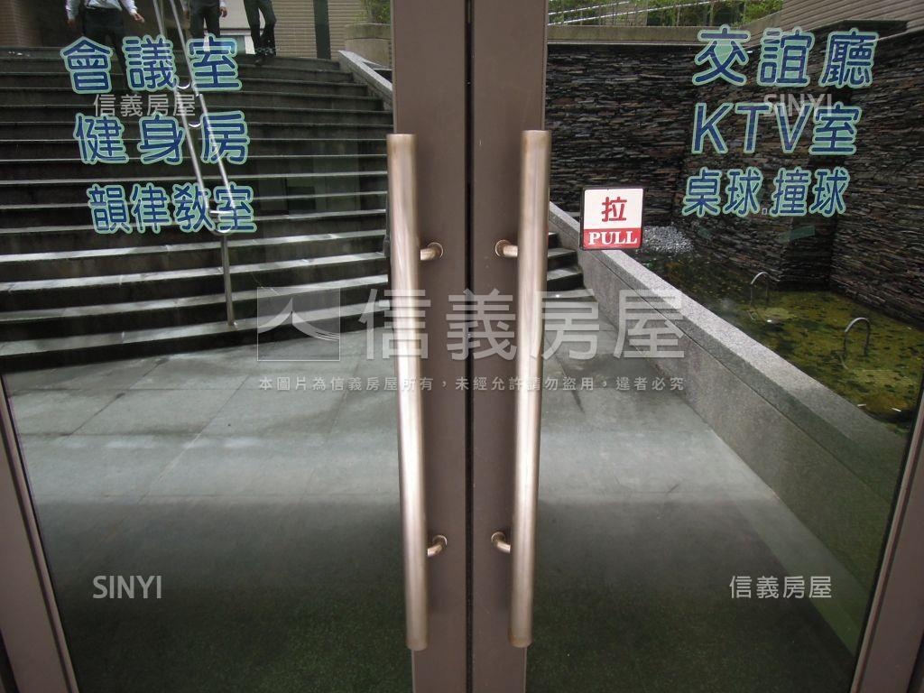 專營美麗新天地邊間附車位房屋室內格局與周邊環境