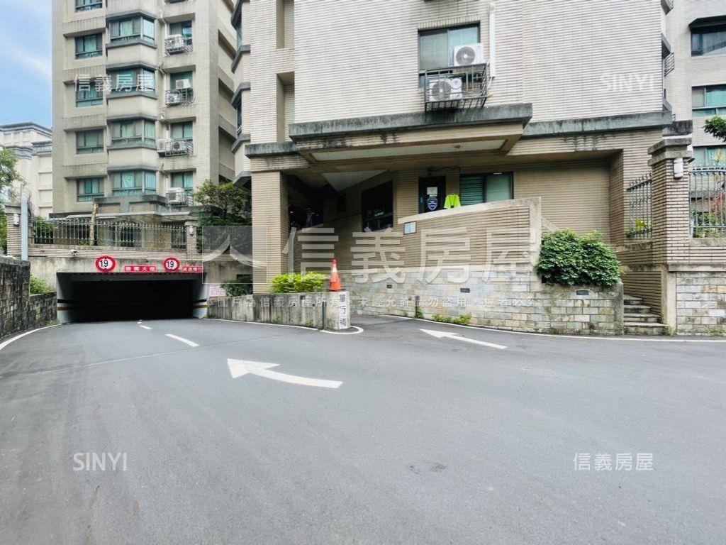 專營美麗新天地邊間附車位房屋室內格局與周邊環境