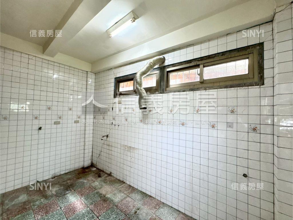四大房低總價臨路透天房屋室內格局與周邊環境