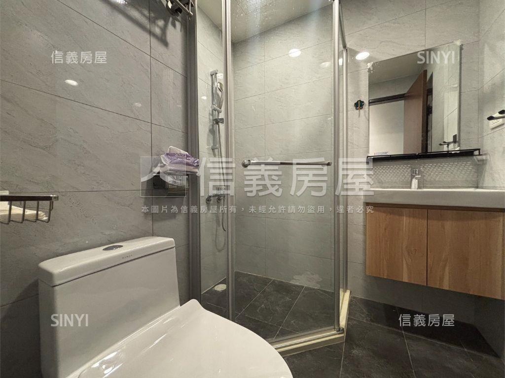 觀雲Ⅲ高樓層２房平車房屋室內格局與周邊環境