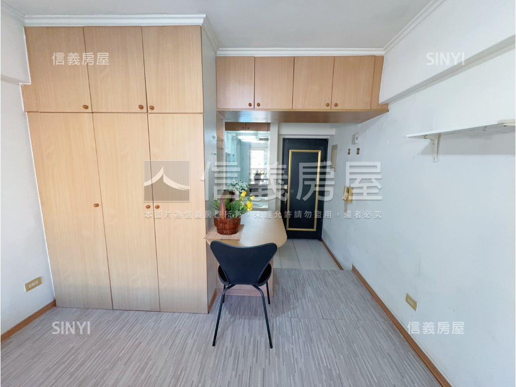 西屯採光一房附車位房屋室內格局與周邊環境