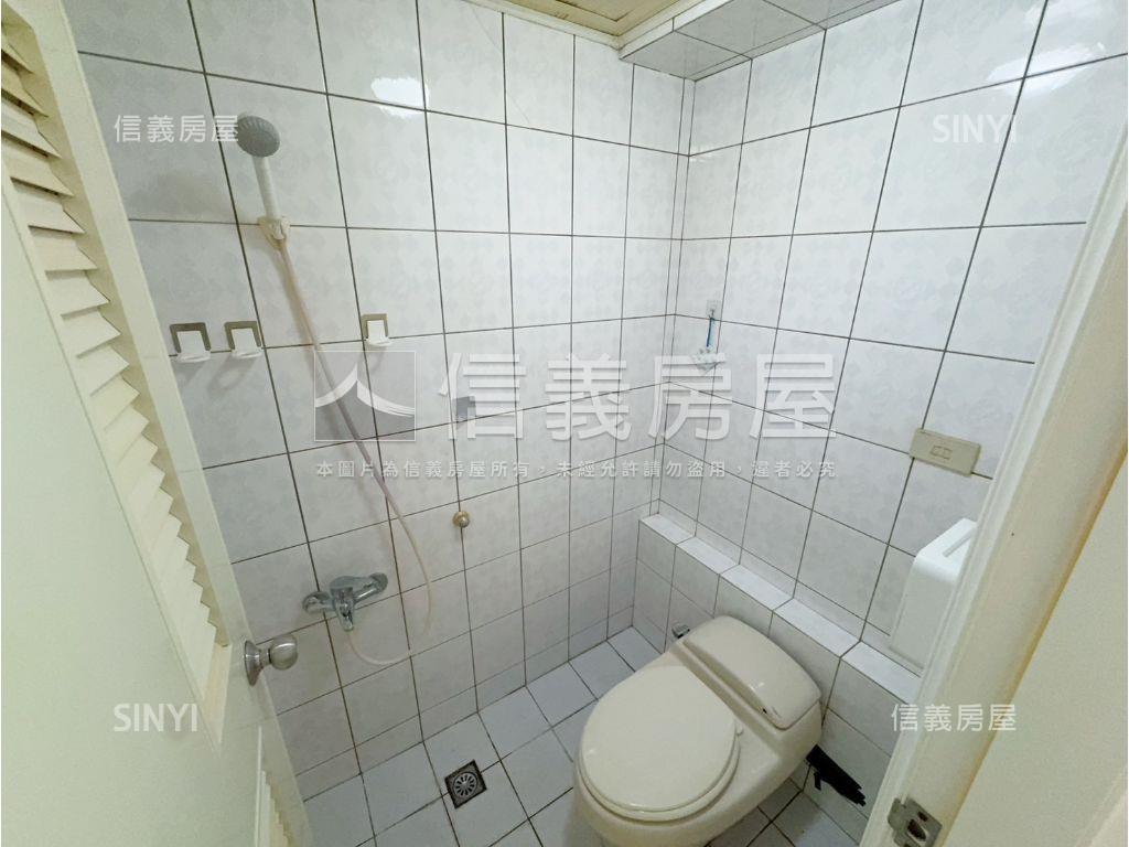 西屯採光一房附車位房屋室內格局與周邊環境