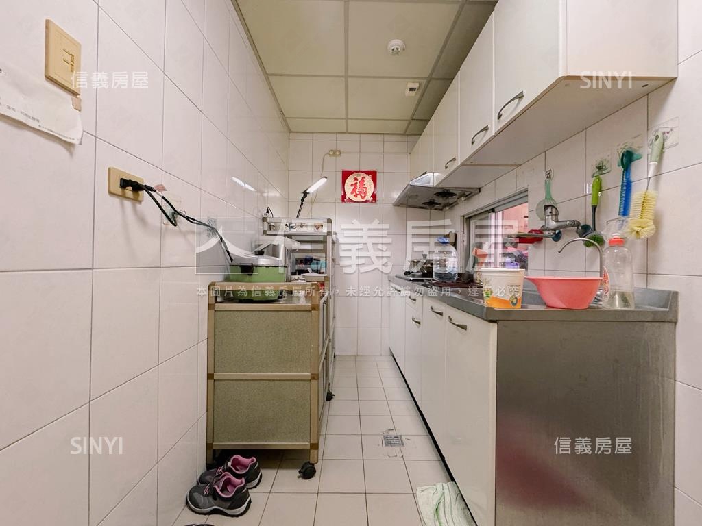 【左營世運】四房平車美邸房屋室內格局與周邊環境