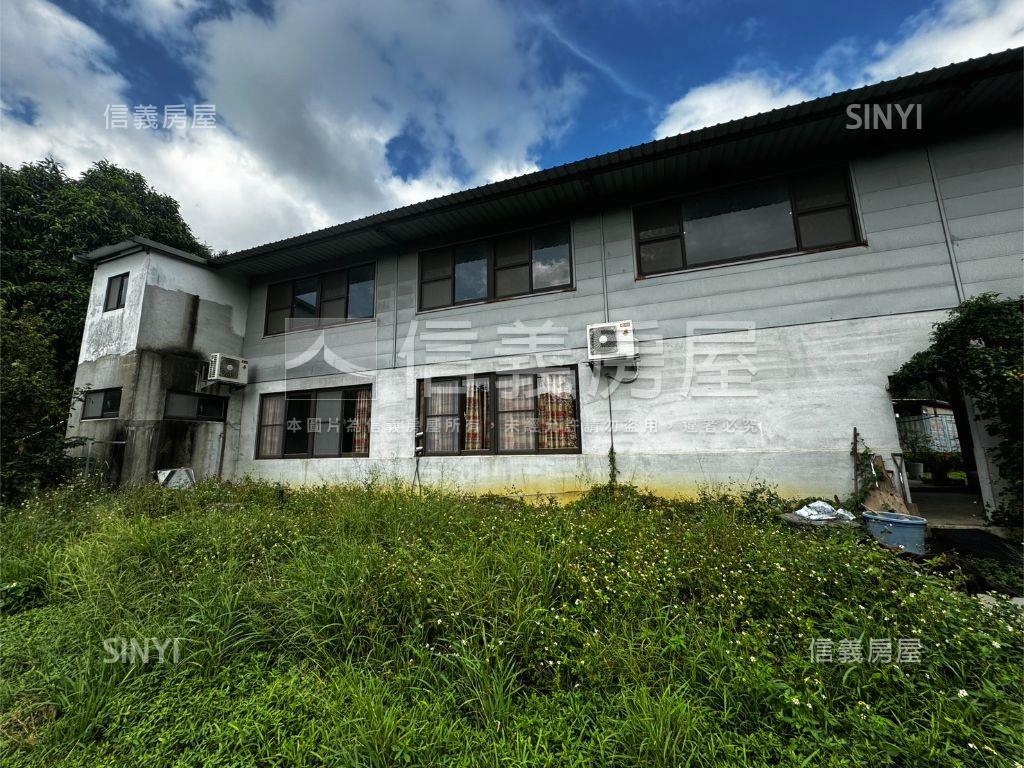 青青草原朝東南別墅房屋室內格局與周邊環境