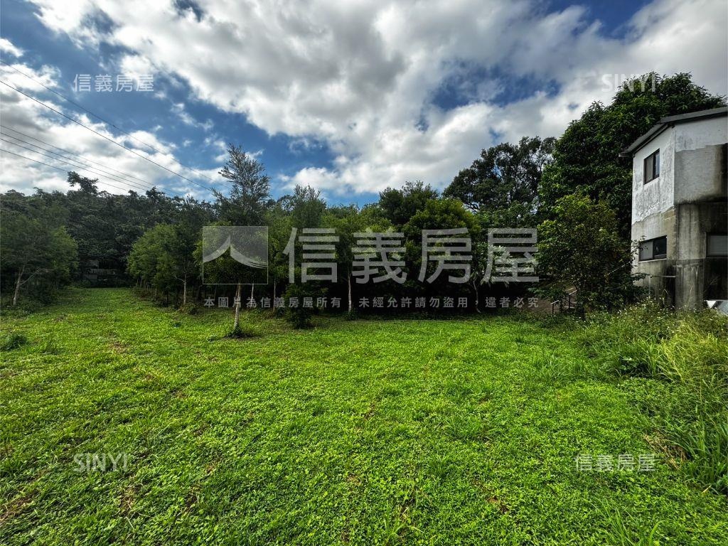 青青草原朝東南別墅房屋室內格局與周邊環境