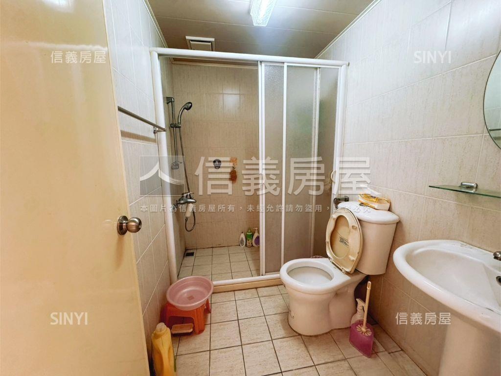 震後臨路透天屋主誠意處理房屋室內格局與周邊環境