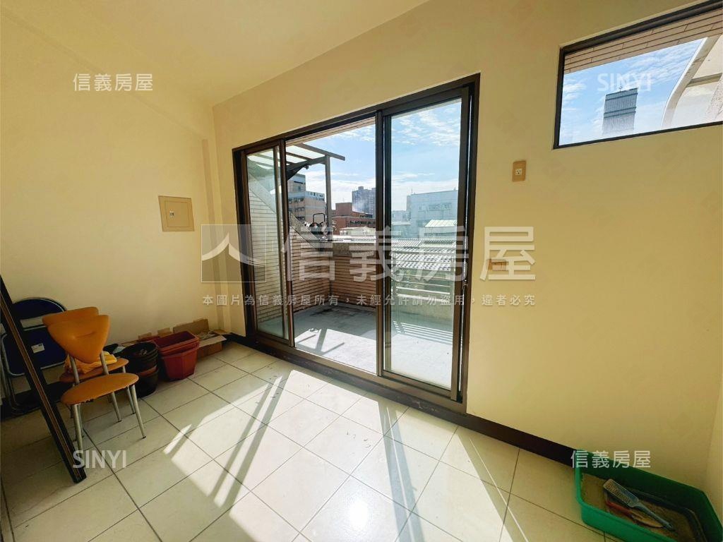 震後臨路透天屋主誠意處理房屋室內格局與周邊環境