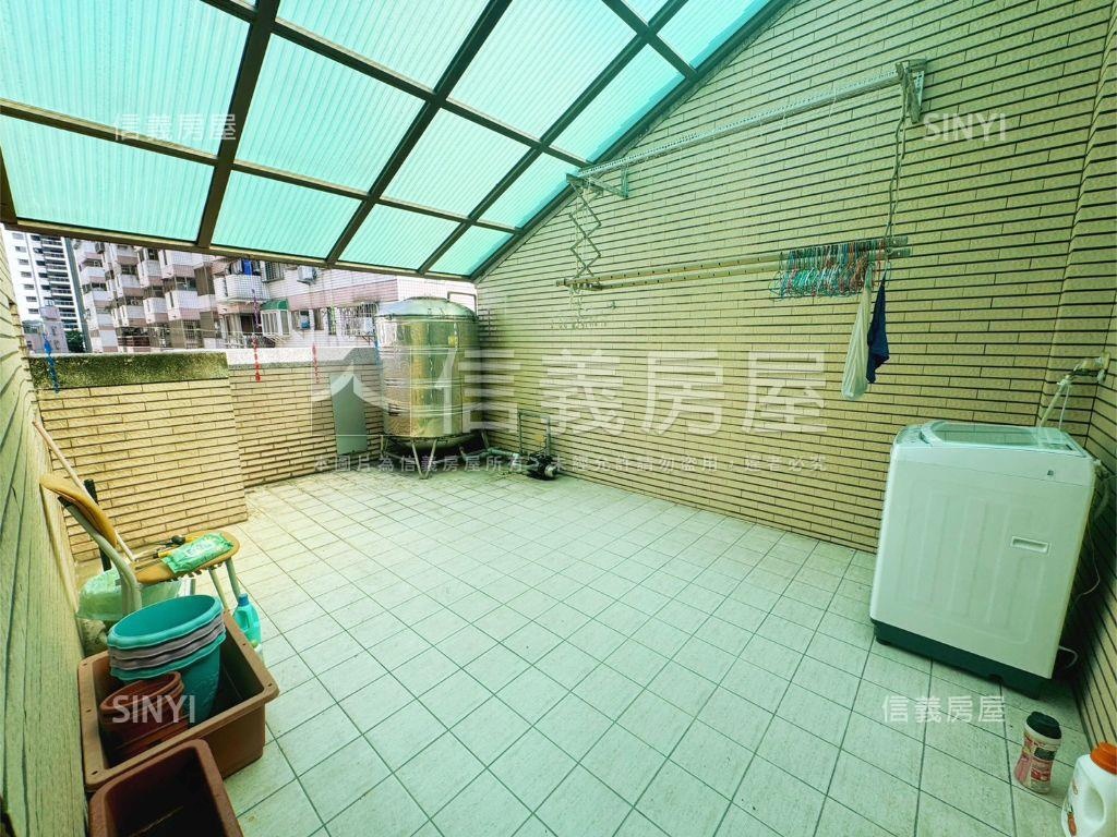 震後臨路透天屋主誠意處理房屋室內格局與周邊環境