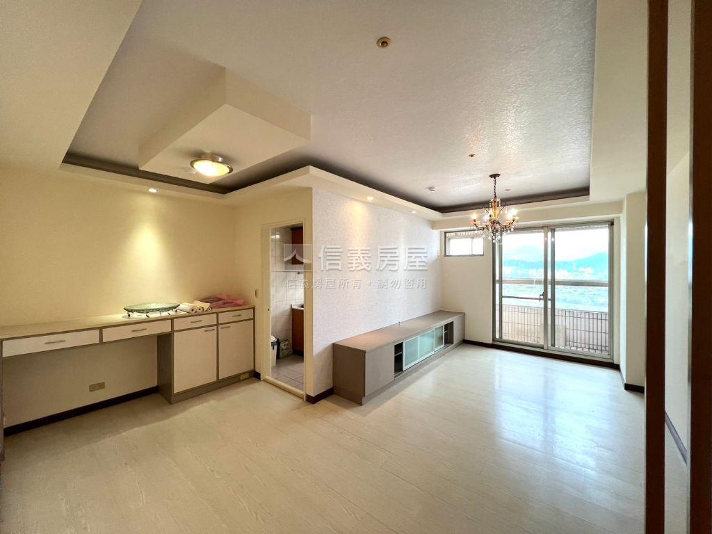高樓層登峰景觀兩房房屋室內格局與周邊環境