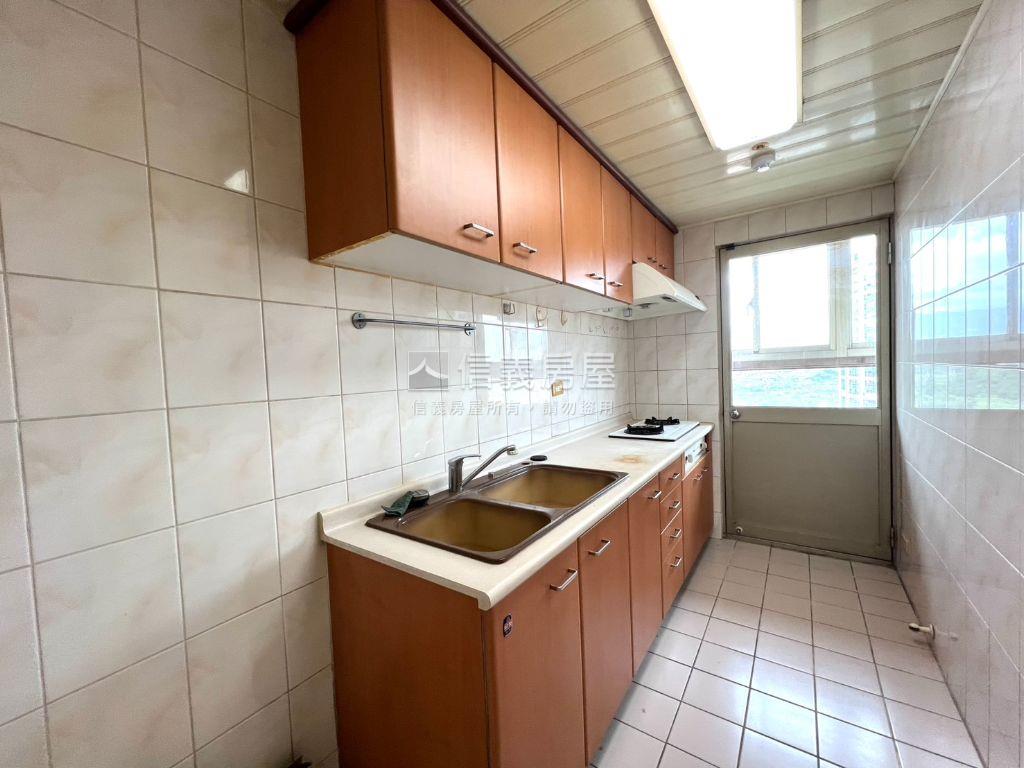 高樓層登峰景觀兩房房屋室內格局與周邊環境