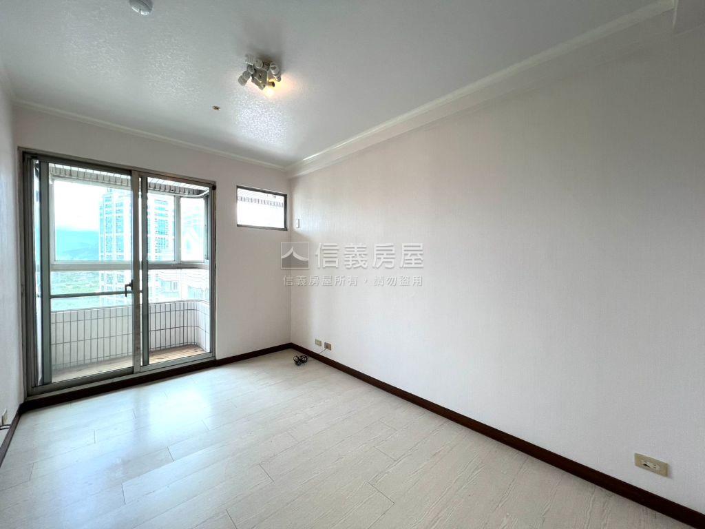高樓層登峰景觀兩房房屋室內格局與周邊環境