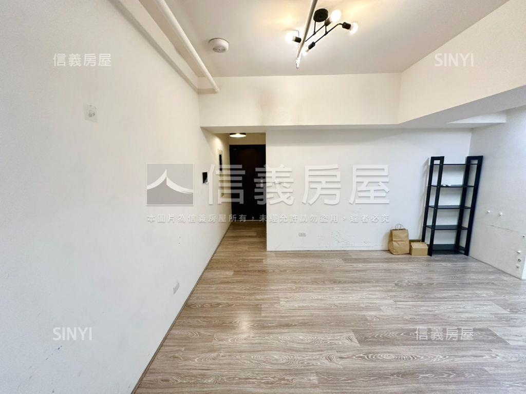 專任容邑ＰＡＲＫ大空間房屋室內格局與周邊環境