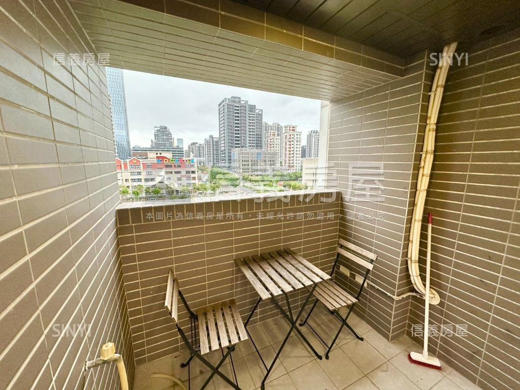 專任容邑ＰＡＲＫ大空間房屋室內格局與周邊環境