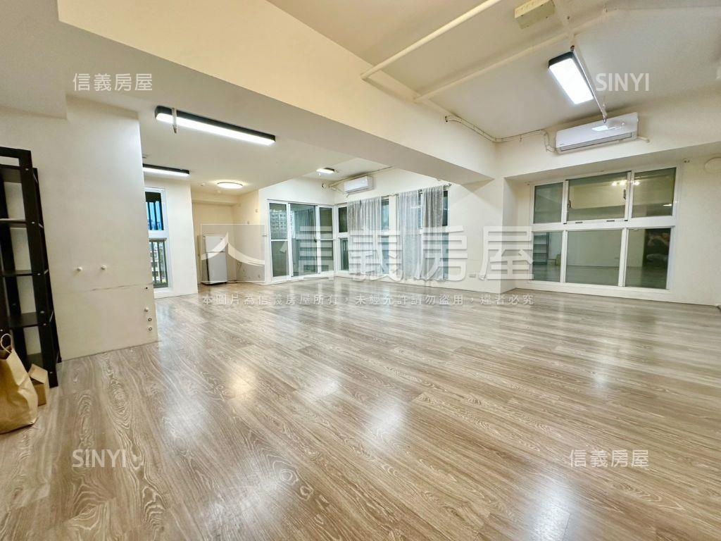 專任容邑ＰＡＲＫ大空間房屋室內格局與周邊環境