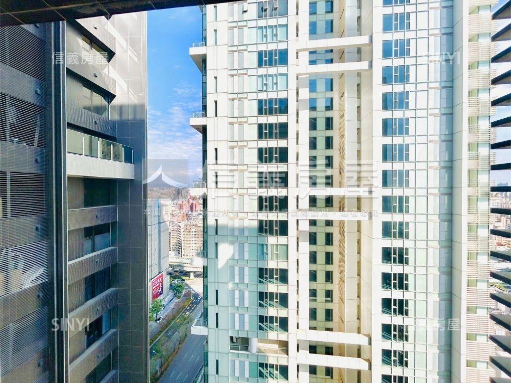 市政１號院˙高樓層平車位房屋室內格局與周邊環境