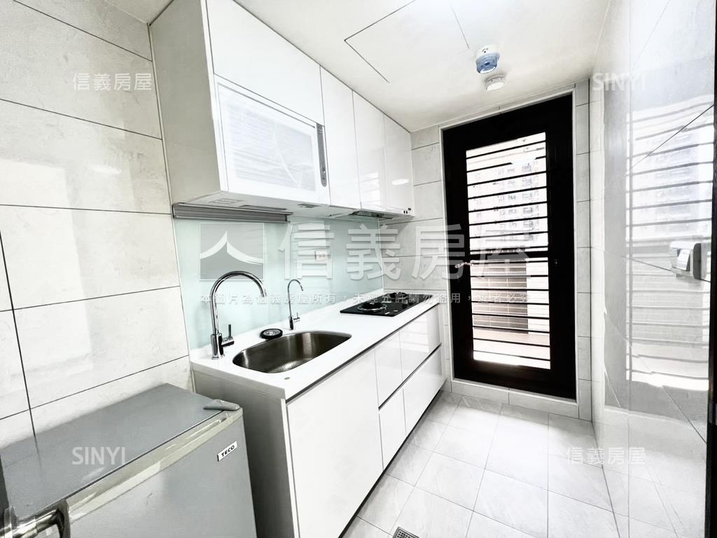 專任金橙拾穗電梯方正兩房房屋室內格局與周邊環境