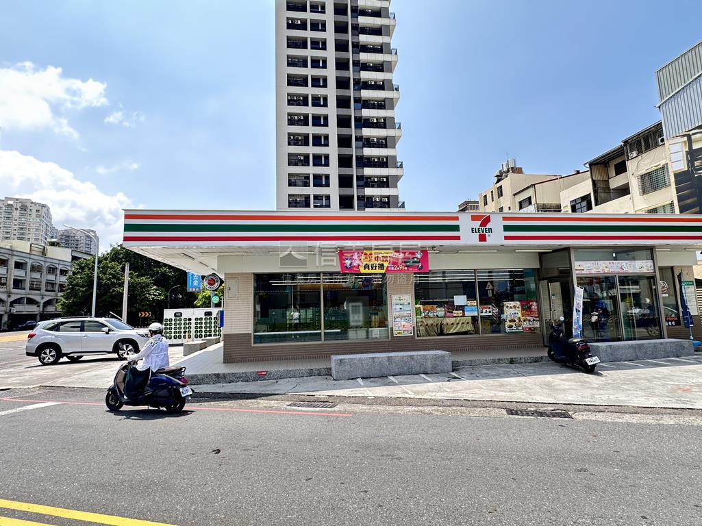 君峰會。次頂晨曦。雙車位房屋室內格局與周邊環境