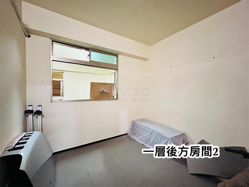 公園旁。面寬店辦房屋室內格局與周邊環境