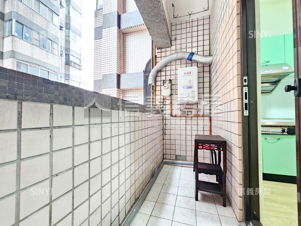 文化商圈：甲天廈４房車位房屋室內格局與周邊環境