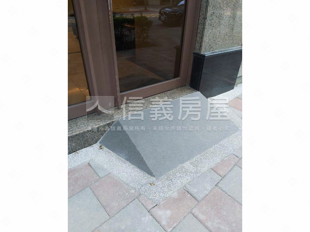 經貿方正２房車位房屋室內格局與周邊環境