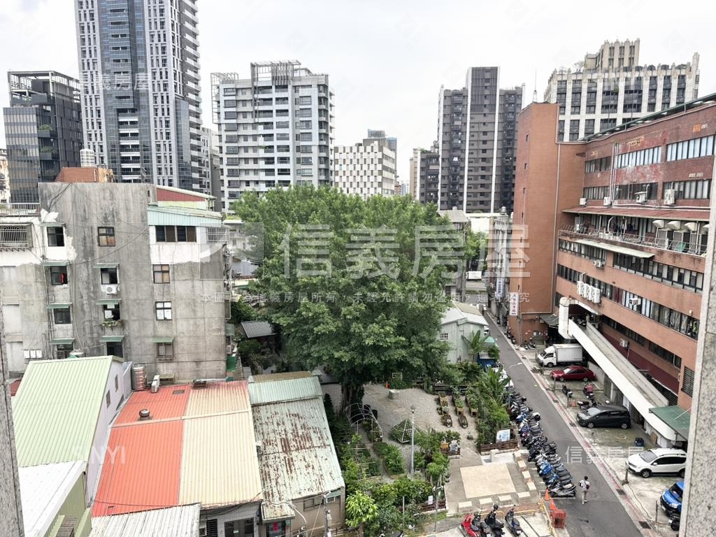 中山松悅三房坡道平面車位房屋室內格局與周邊環境