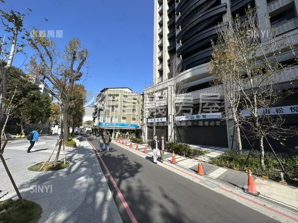 中山松悅三房坡道平面車位房屋室內格局與周邊環境