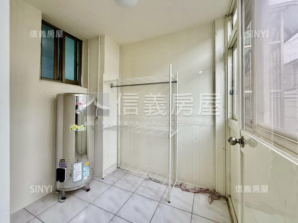 楊梅高中大露台美妝透天房屋室內格局與周邊環境