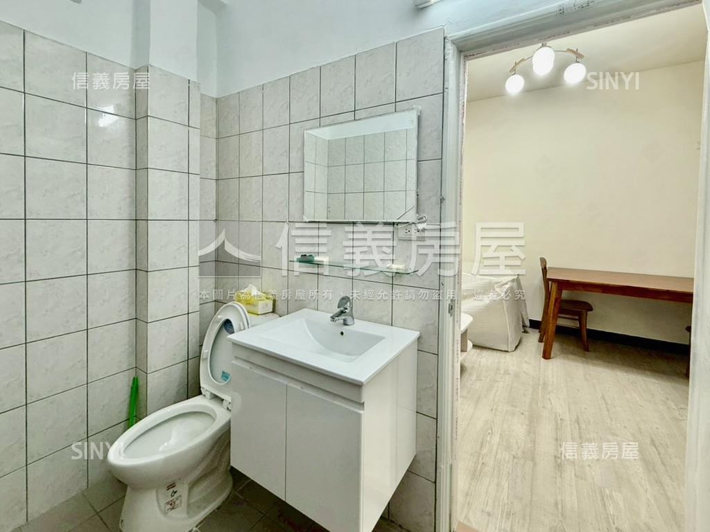 楊梅高中大露台美妝透天房屋室內格局與周邊環境