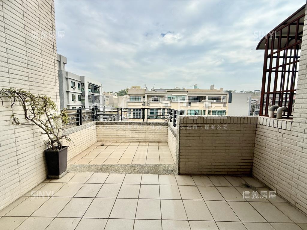 鳥語花香正路大坪車庫美透房屋室內格局與周邊環境