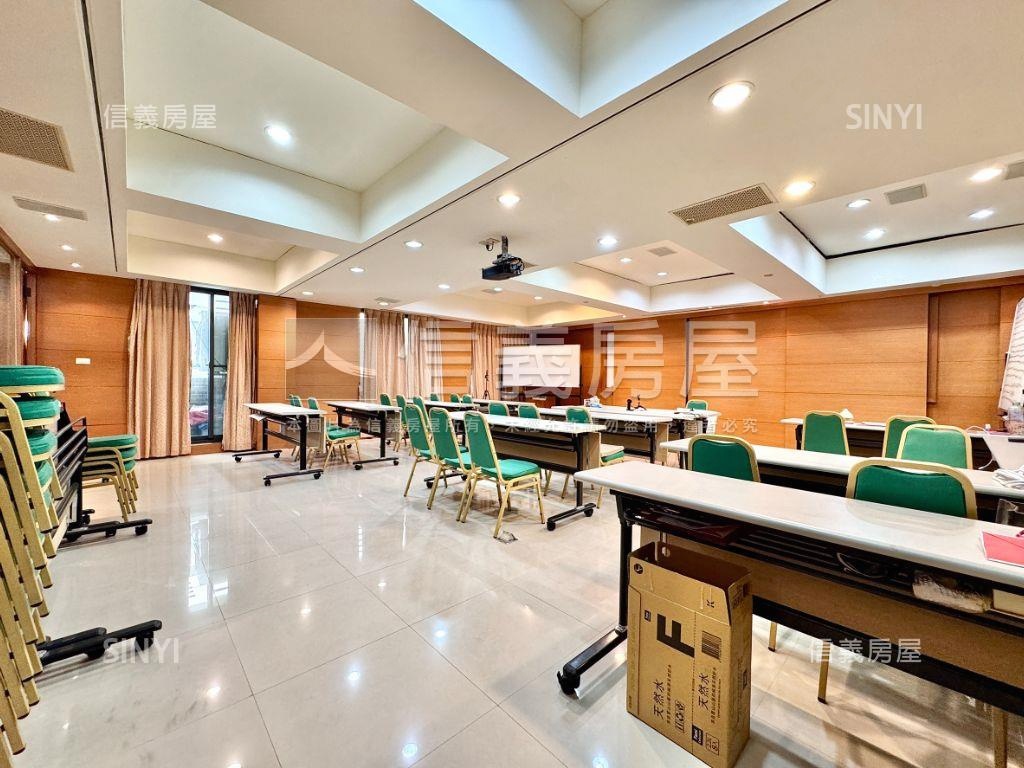 決心出售－摩登國城雙併戶房屋室內格局與周邊環境