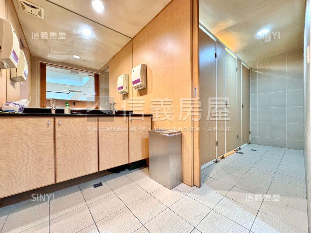 決心出售－摩登國城雙併戶房屋室內格局與周邊環境