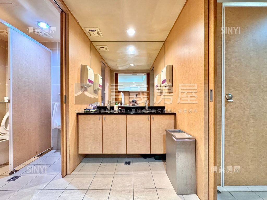 決心出售－摩登國城雙併戶房屋室內格局與周邊環境