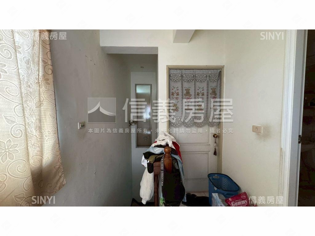 潭子低總價邊間三房透天房屋室內格局與周邊環境