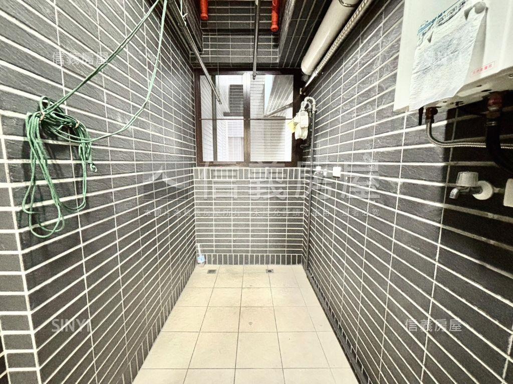 興大康橋高樓三房平車美屋房屋室內格局與周邊環境