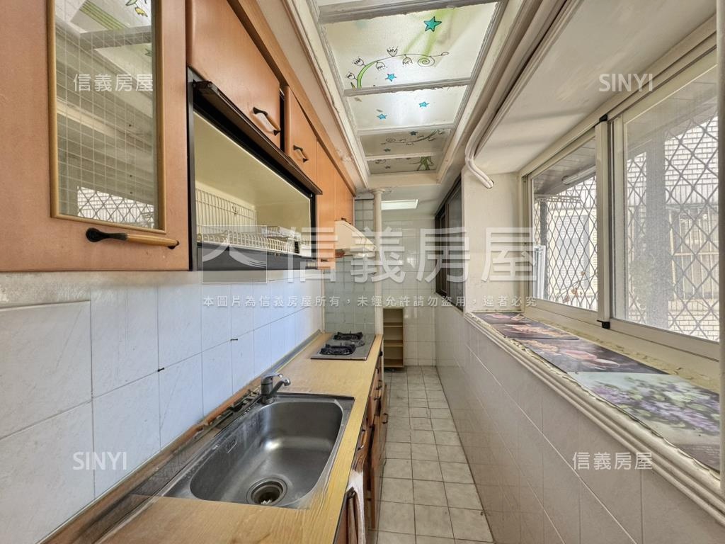 天母公園旁社區美廈房屋室內格局與周邊環境