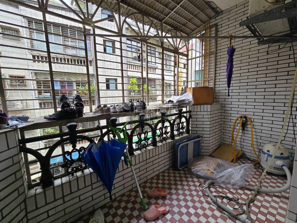 中港路一層一戶四房房屋室內格局與周邊環境