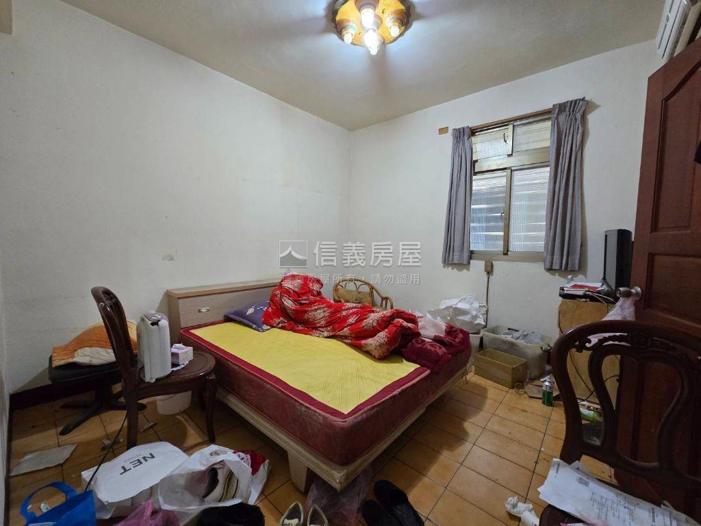 中港路一層一戶四房房屋室內格局與周邊環境