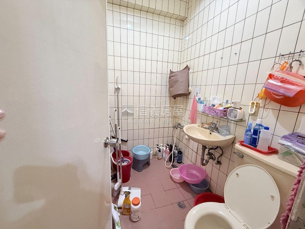 中港路一層一戶四房房屋室內格局與周邊環境