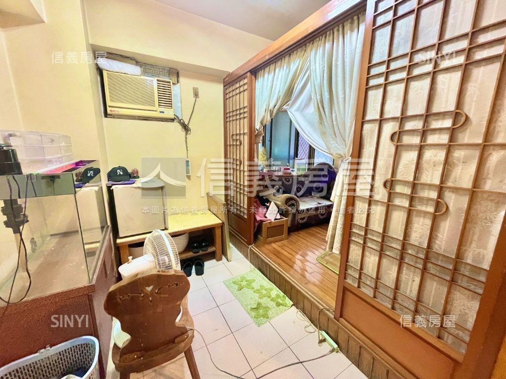 中醫商圈低總價電梯美宅房屋室內格局與周邊環境