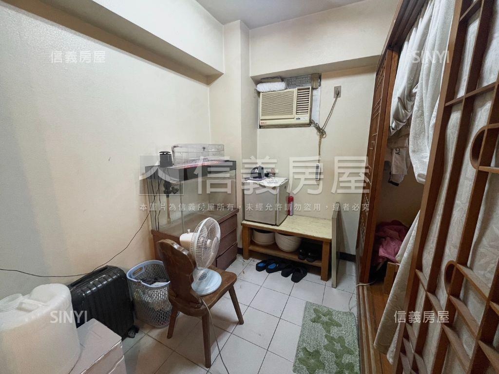 中醫商圈低總價電梯美宅房屋室內格局與周邊環境