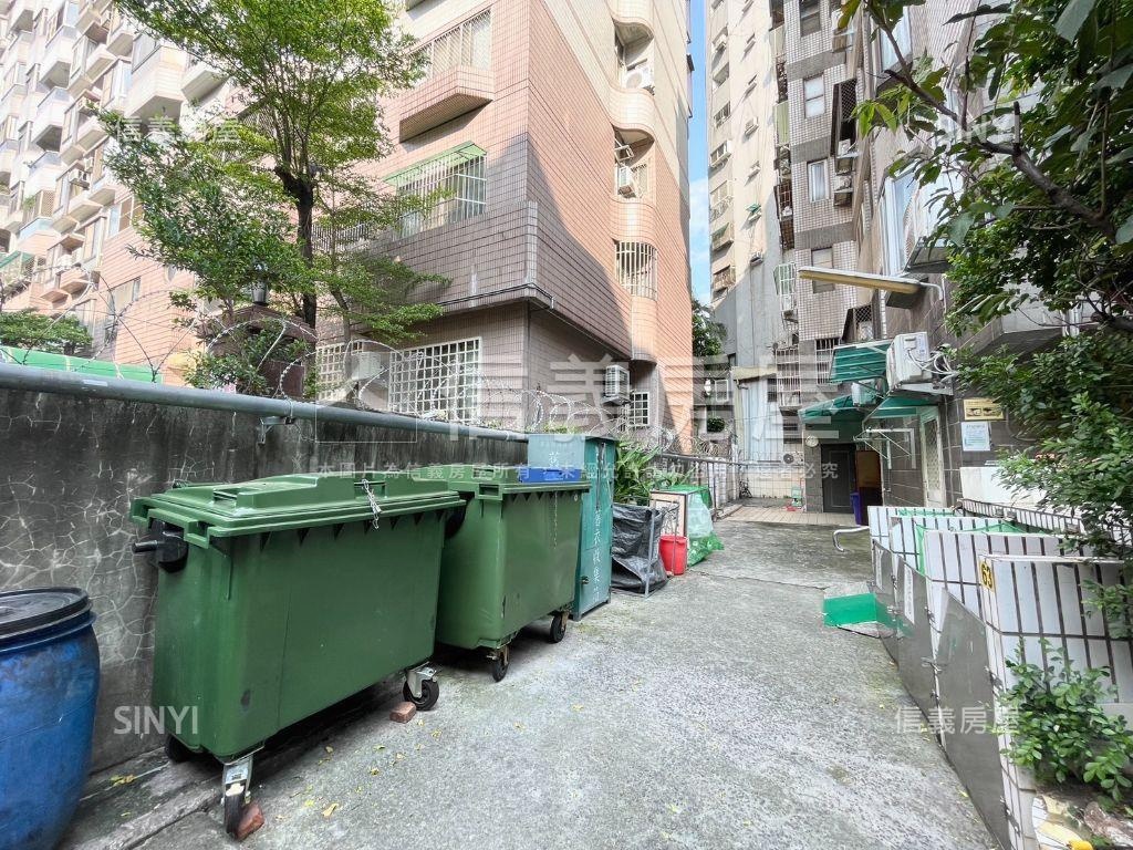 中醫商圈低總價電梯美宅房屋室內格局與周邊環境