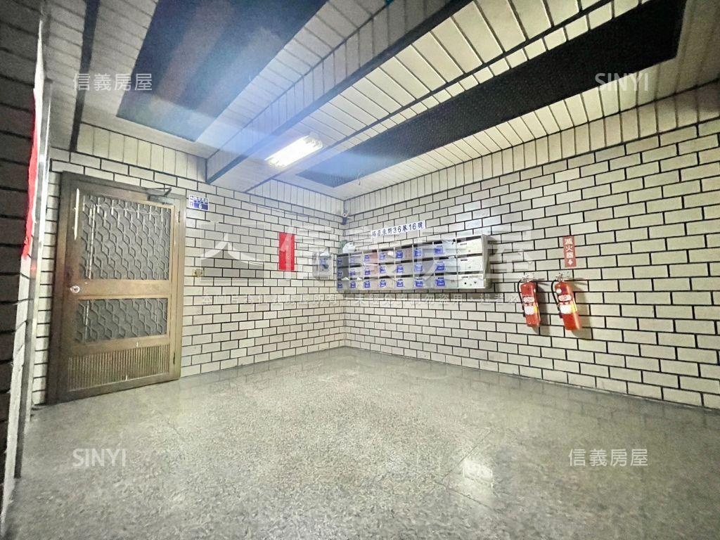 中醫商圈低總價電梯美宅房屋室內格局與周邊環境