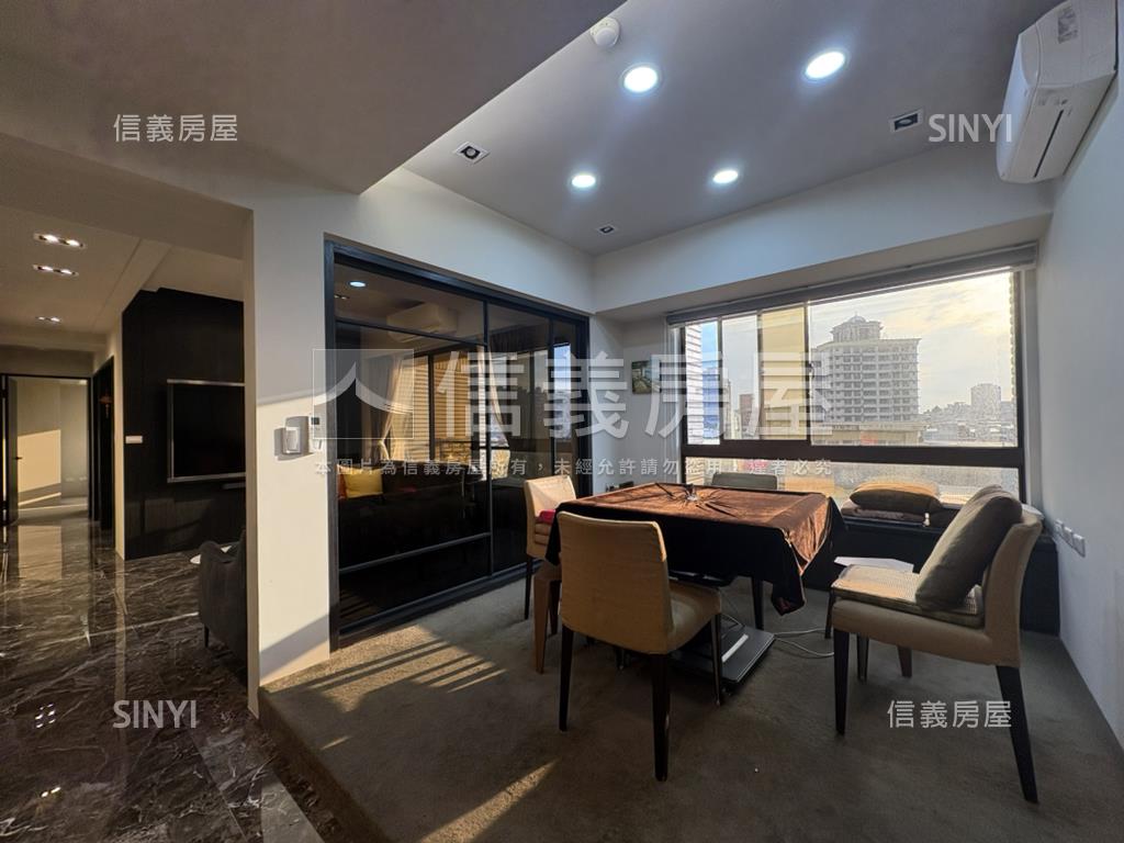 榮耀世紀四房帶車位房屋室內格局與周邊環境