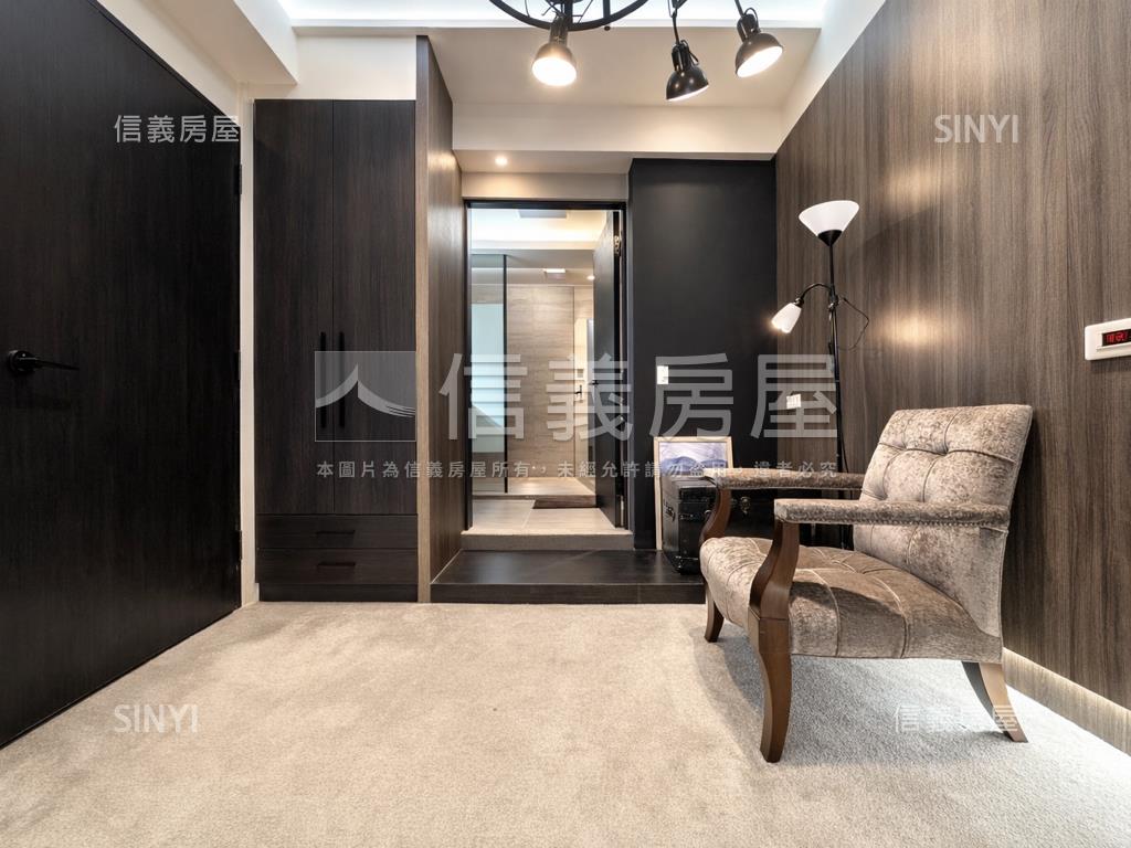 榮耀世紀四房帶車位房屋室內格局與周邊環境