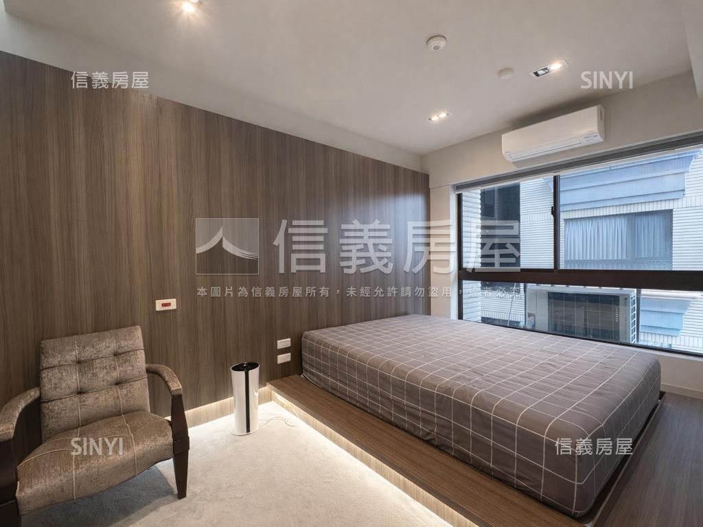 榮耀世紀四房帶車位房屋室內格局與周邊環境