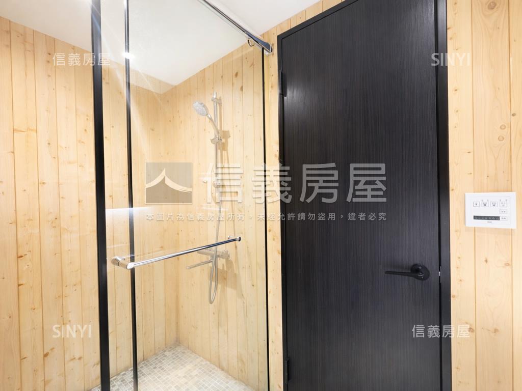 榮耀世紀四房帶車位房屋室內格局與周邊環境