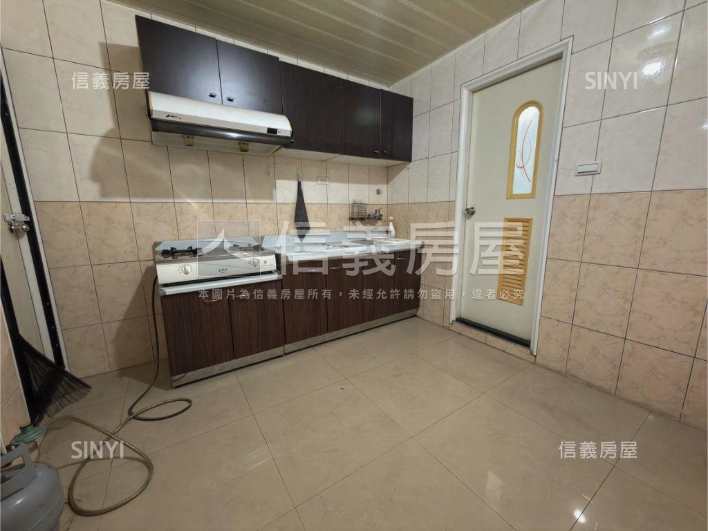 國光街方正４房美寓房屋室內格局與周邊環境