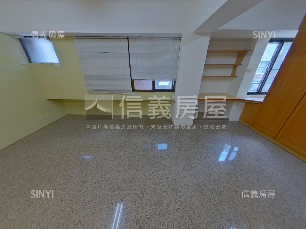 文化中心旁正路金店面房屋室內格局與周邊環境